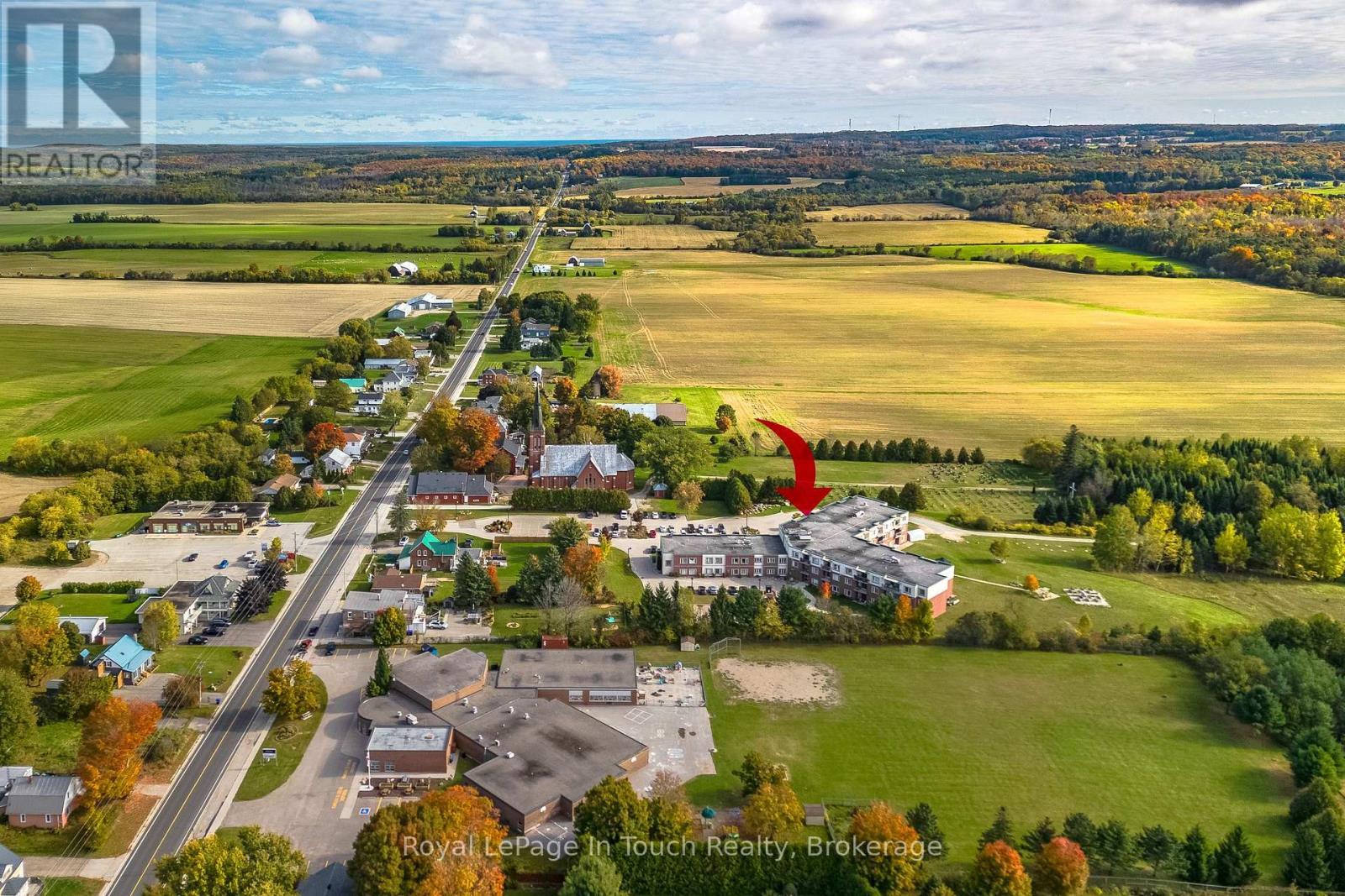 












310 - 333 LAFONTAINE ROAD W

,
Tiny,




Ontario
L9M0H1


