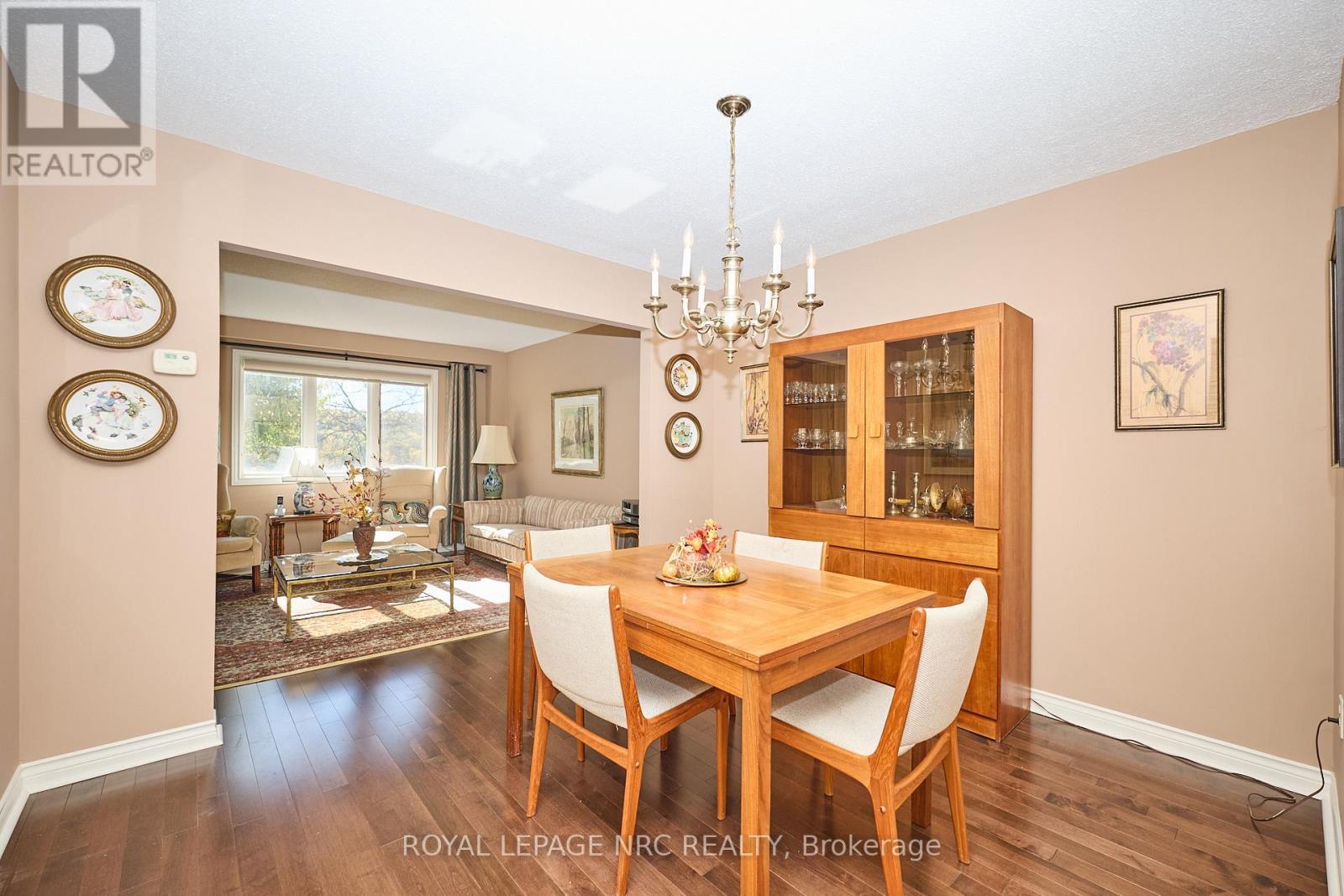 












35 - 275 PELHAM ROAD

,
St. Catharines (Rykert/Vansickle),




Ontario
L2S3B9

