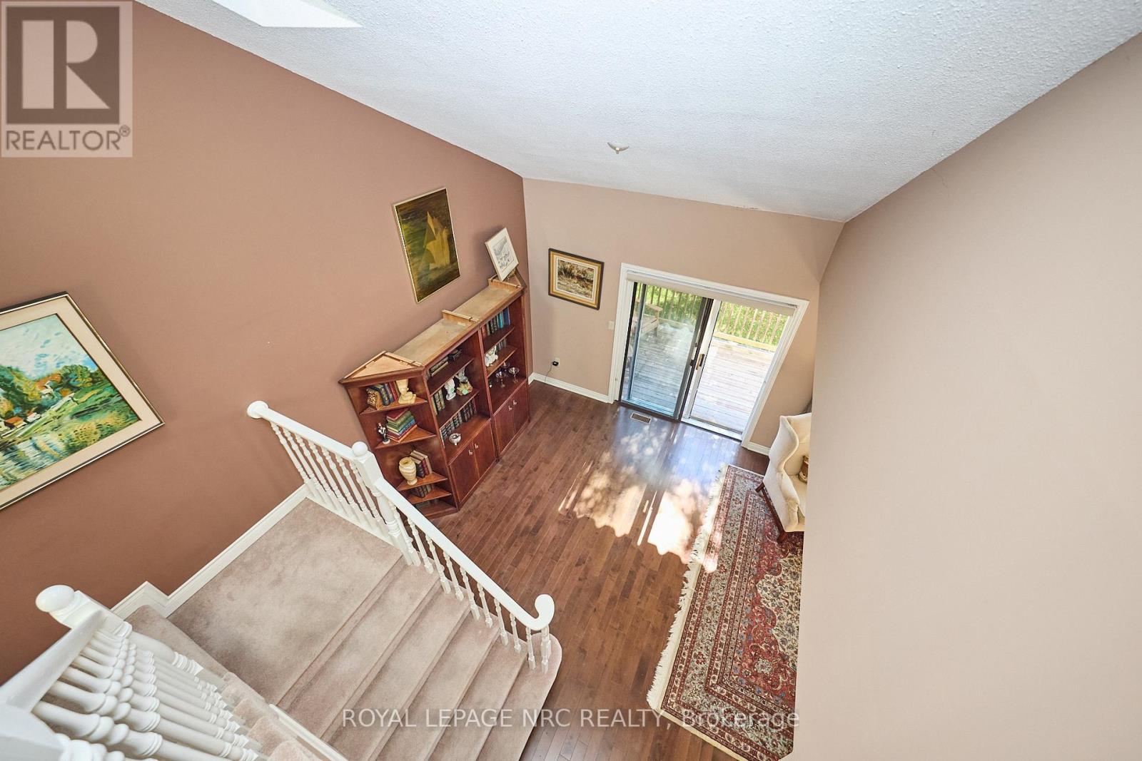 












35 - 275 PELHAM ROAD

,
St. Catharines (Rykert/Vansickle),




Ontario
L2S3B9

