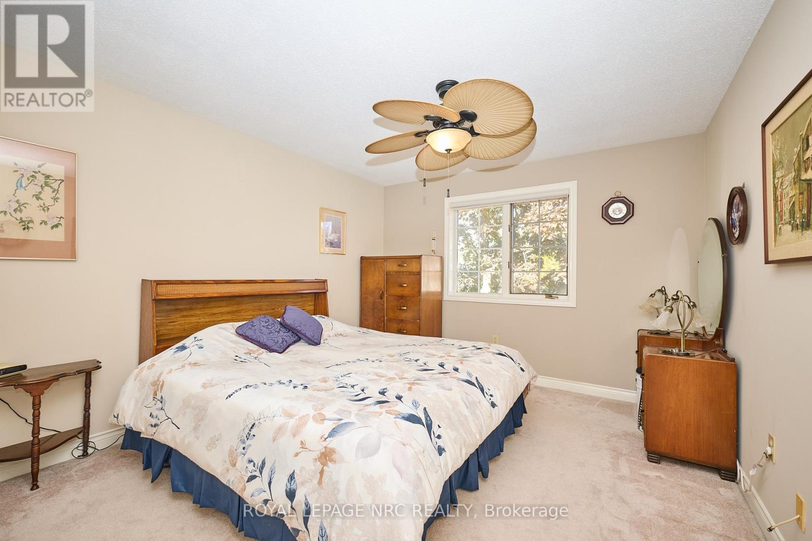 












35 - 275 PELHAM ROAD

,
St. Catharines (Rykert/Vansickle),




Ontario
L2S3B9

