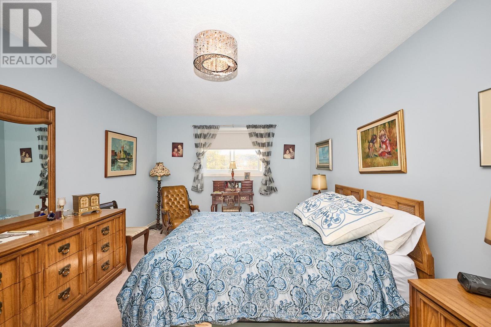 












35 - 275 PELHAM ROAD

,
St. Catharines (Rykert/Vansickle),




Ontario
L2S3B9

