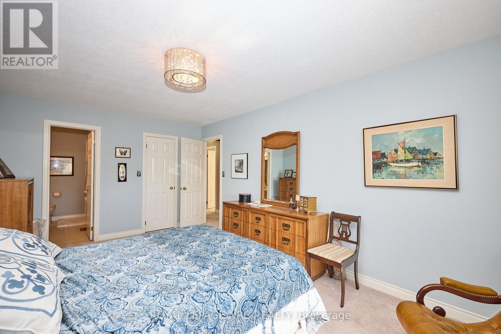 












35 - 275 PELHAM ROAD

,
St. Catharines (Rykert/Vansickle),




Ontario
L2S3B9

