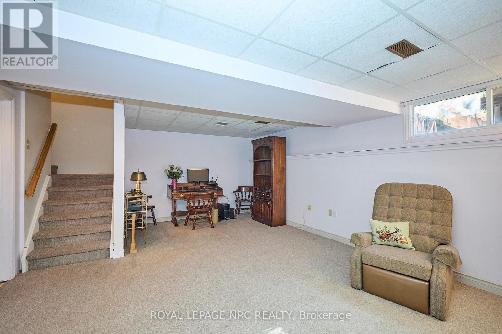 












35 - 275 PELHAM ROAD

,
St. Catharines (Rykert/Vansickle),




Ontario
L2S3B9

