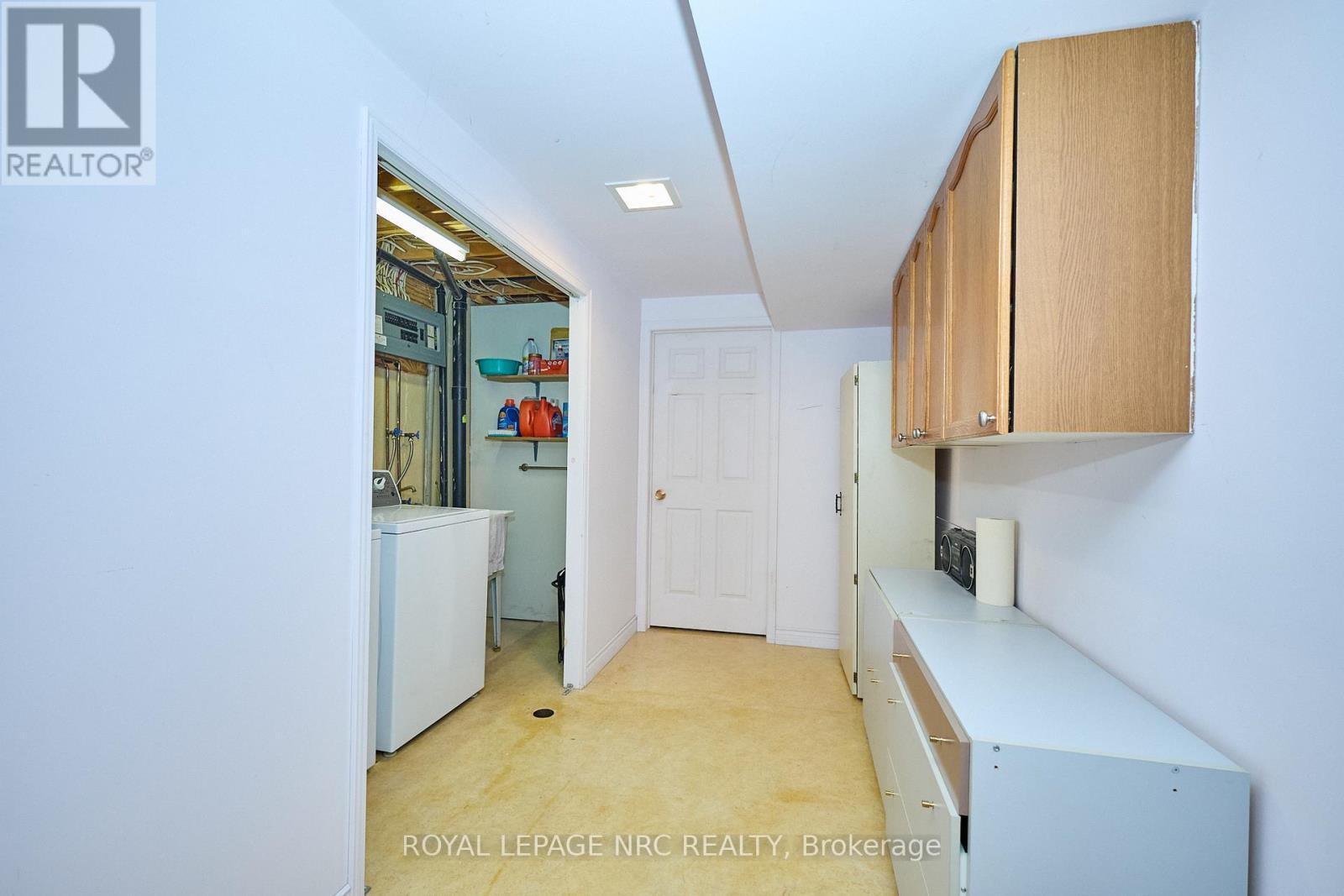 












35 - 275 PELHAM ROAD

,
St. Catharines (Rykert/Vansickle),




Ontario
L2S3B9

