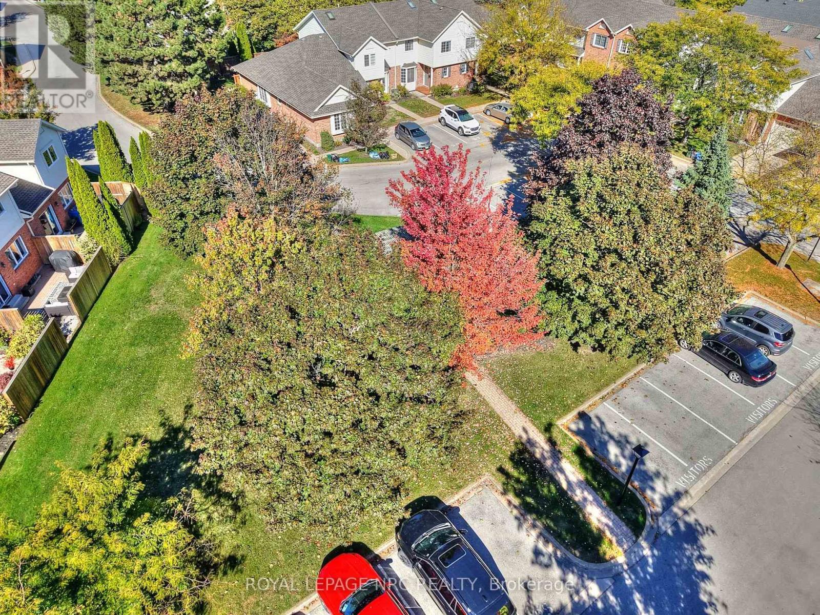 












35 - 275 PELHAM ROAD

,
St. Catharines (Rykert/Vansickle),




Ontario
L2S3B9

