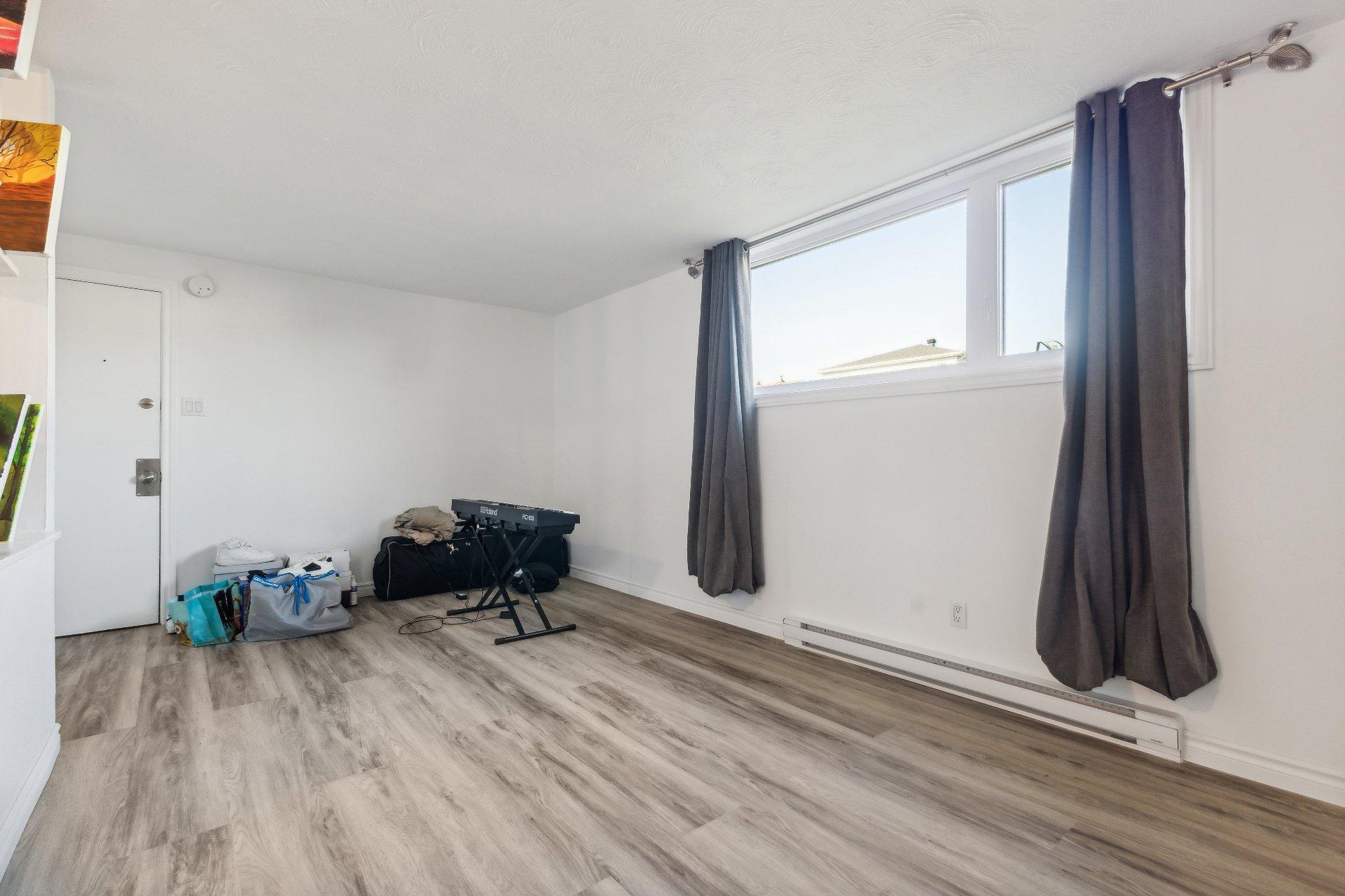 









350


Rue Laviolette

,
Gatineau (Gatineau),




QC
J8P5Z2

