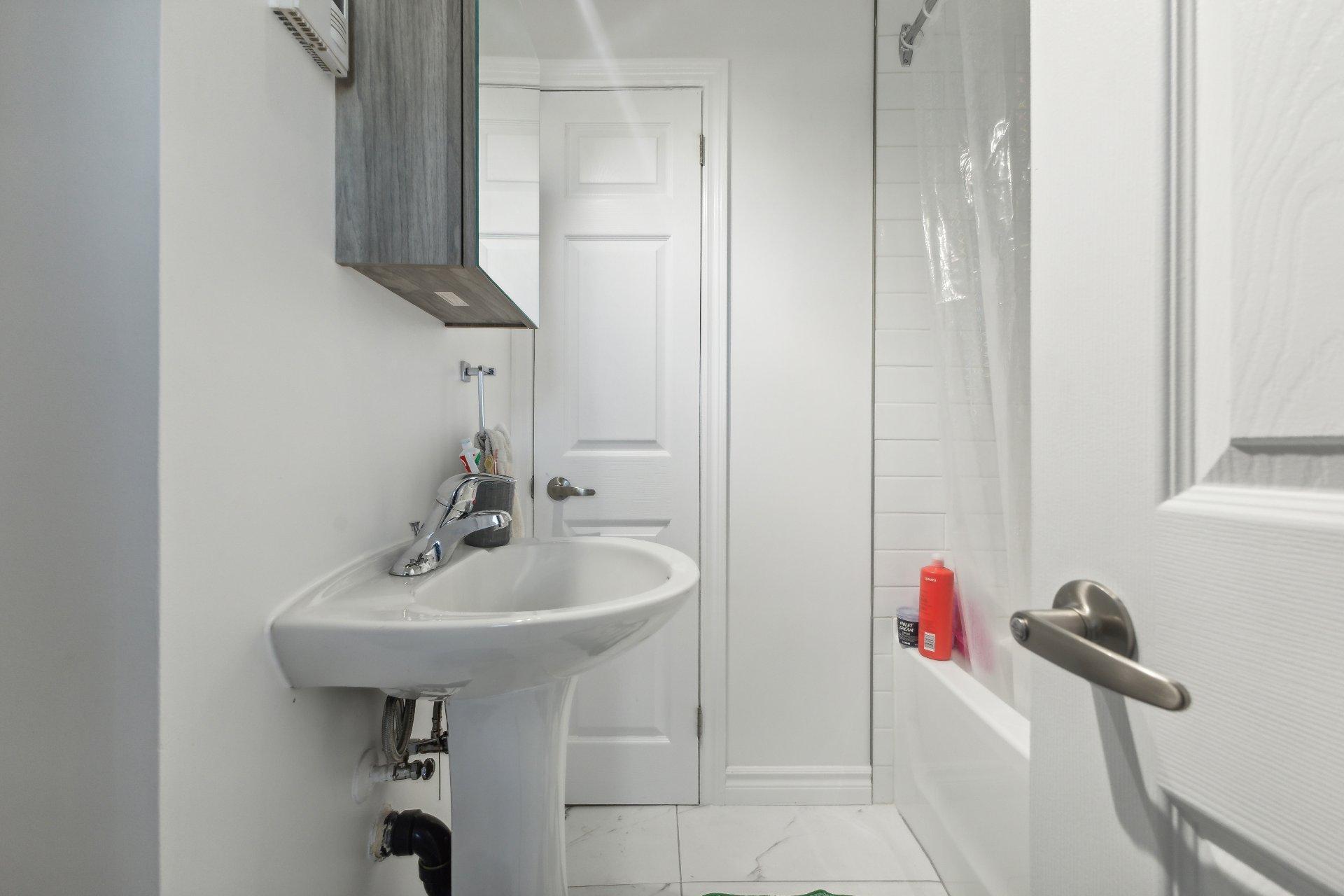 









350


Rue Laviolette

,
Gatineau (Gatineau),




QC
J8P5Z2

