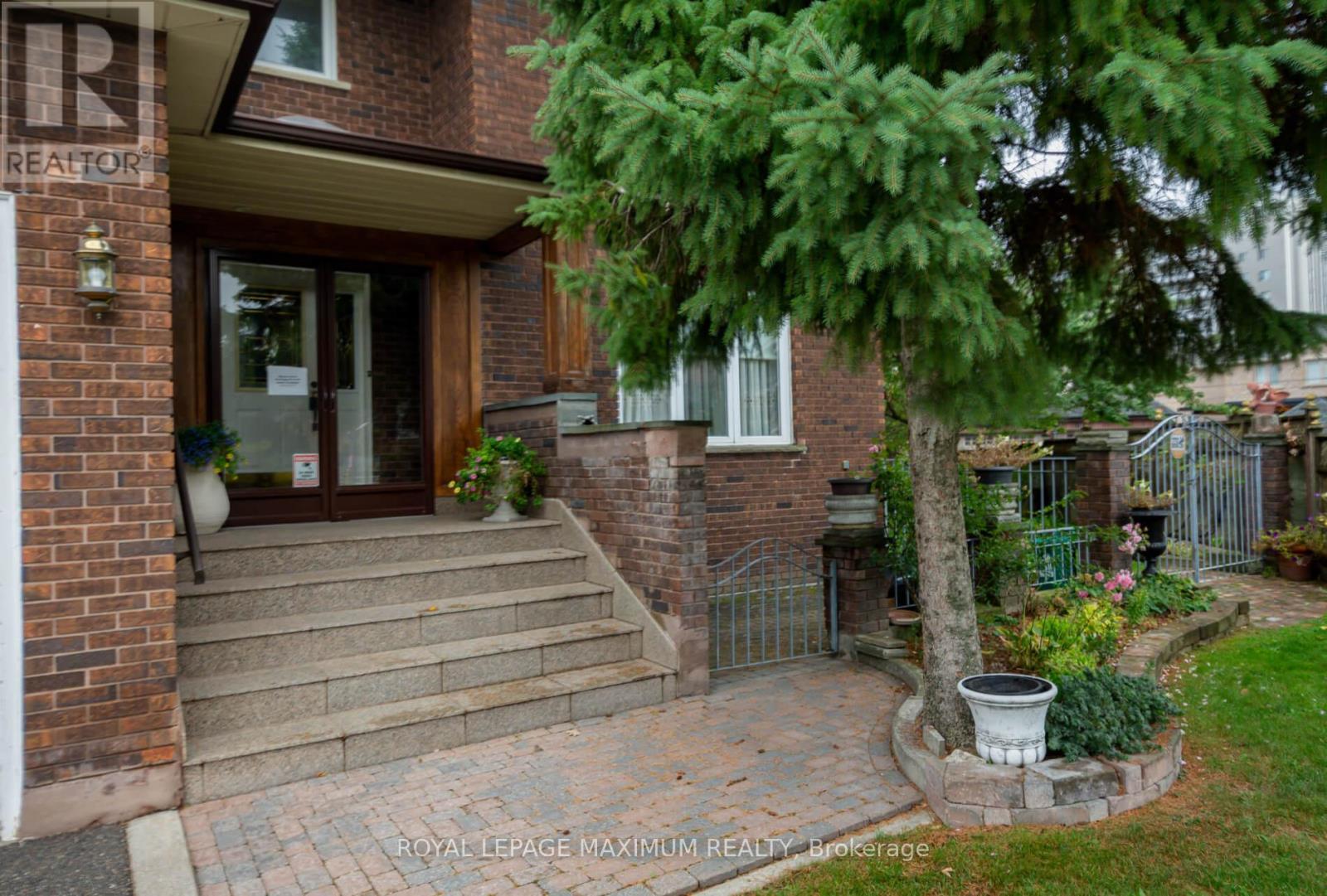 












119 GLEN LONG AVENUE

,
Toronto,




Ontario
M6B2M4

