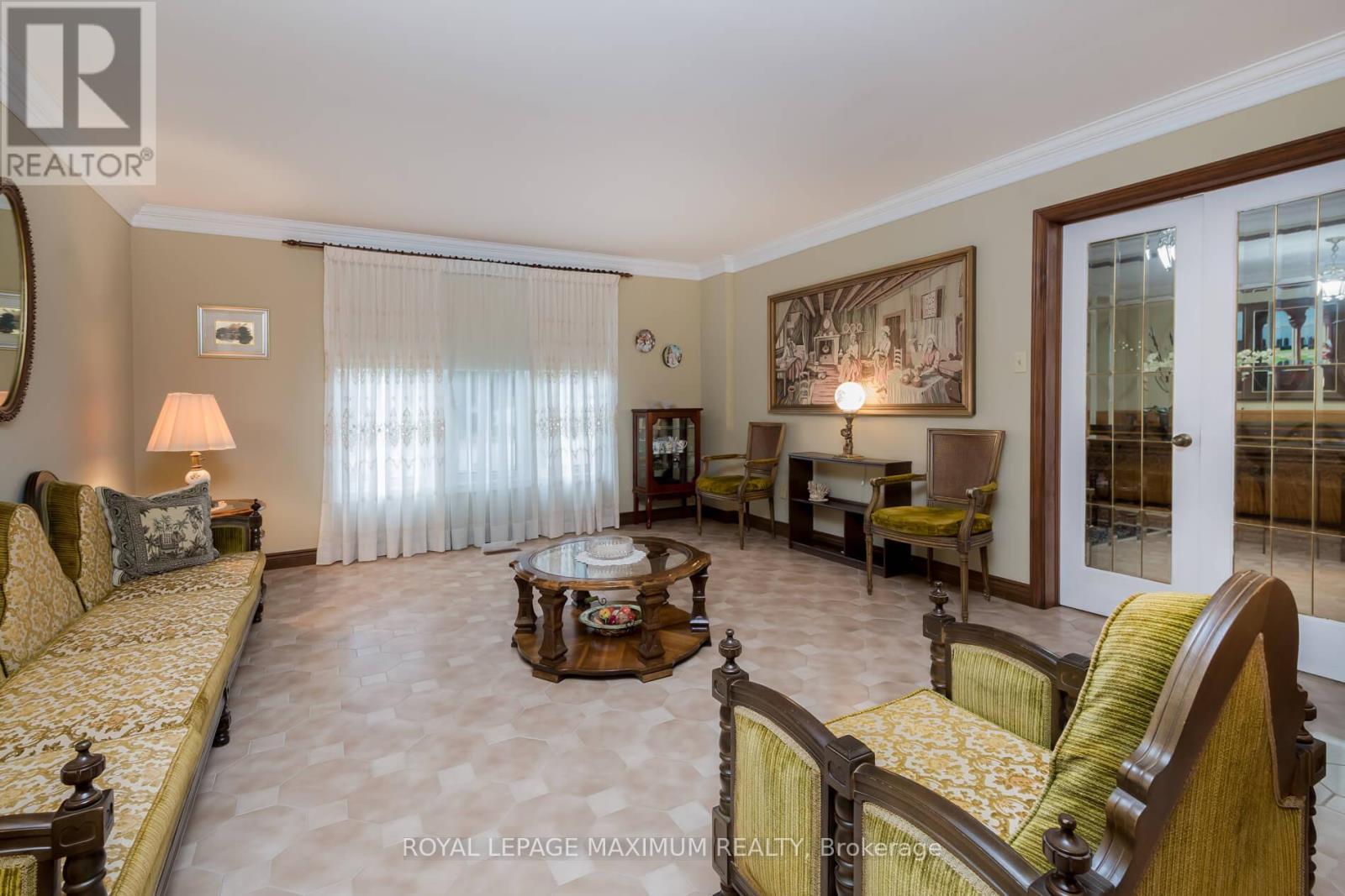 












119 GLEN LONG AVENUE

,
Toronto,




Ontario
M6B2M4

