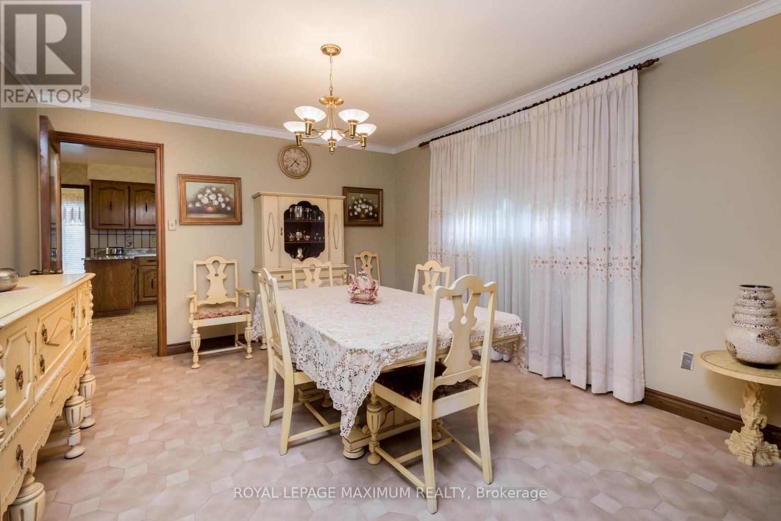 












119 GLEN LONG AVENUE

,
Toronto,




Ontario
M6B2M4

