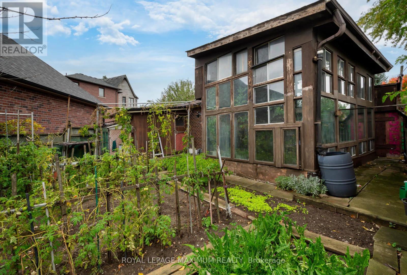 












119 GLEN LONG AVENUE

,
Toronto,




Ontario
M6B2M4

