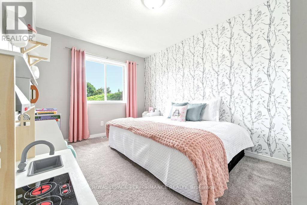 












1649 GREYWOOD DRIVE

,
Ottawa,




Ontario
K1C7L9

