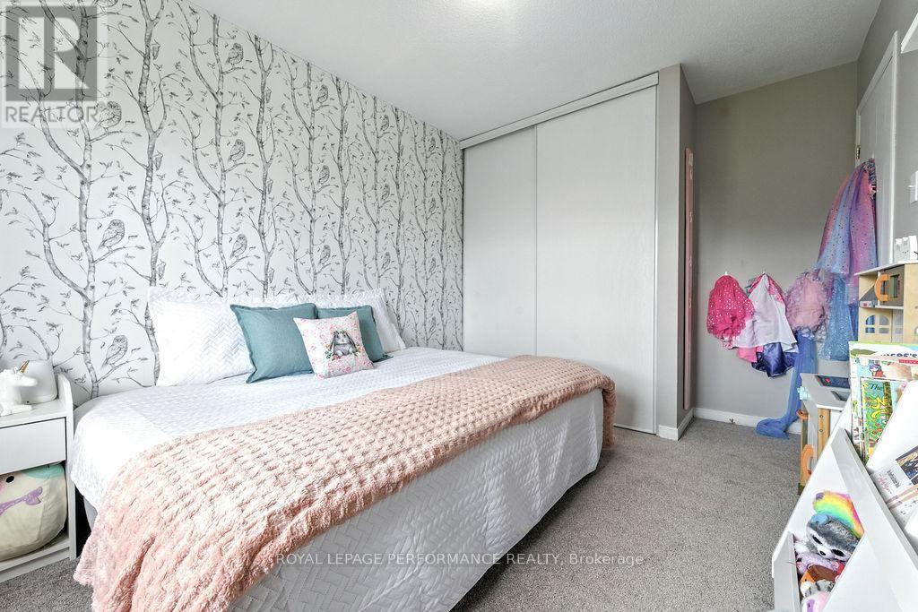 












1649 GREYWOOD DRIVE

,
Ottawa,




Ontario
K1C7L9

