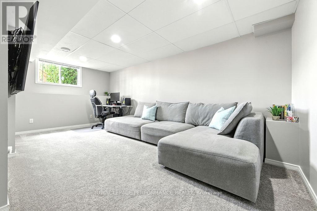 












1649 GREYWOOD DRIVE

,
Ottawa,




Ontario
K1C7L9

