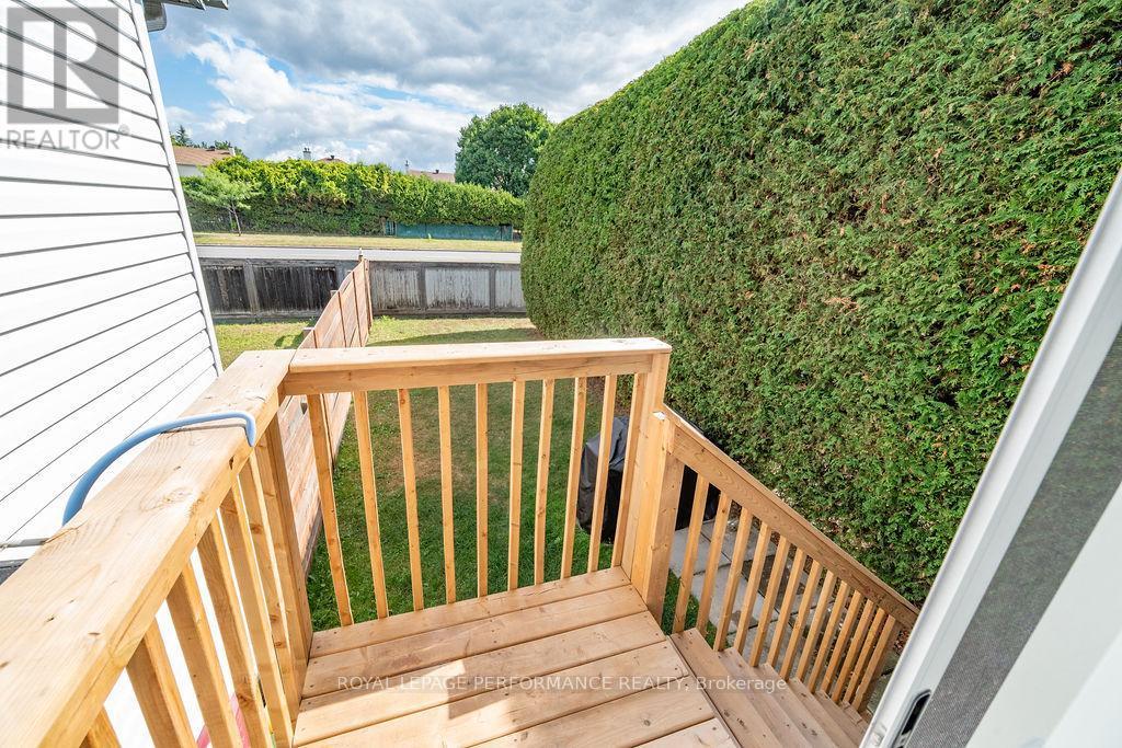 












1649 GREYWOOD DRIVE

,
Ottawa,




Ontario
K1C7L9

