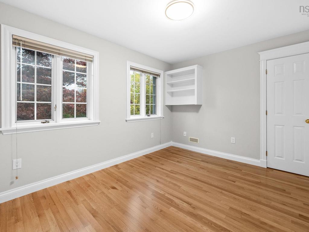 












916 Young Avenue

,
Halifax,




NS
B3H 2W1

