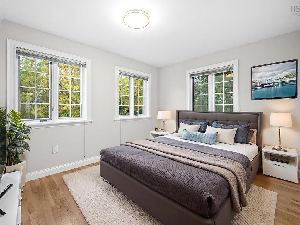 












916 Young Avenue

,
Halifax,




NS
B3H 2W1

