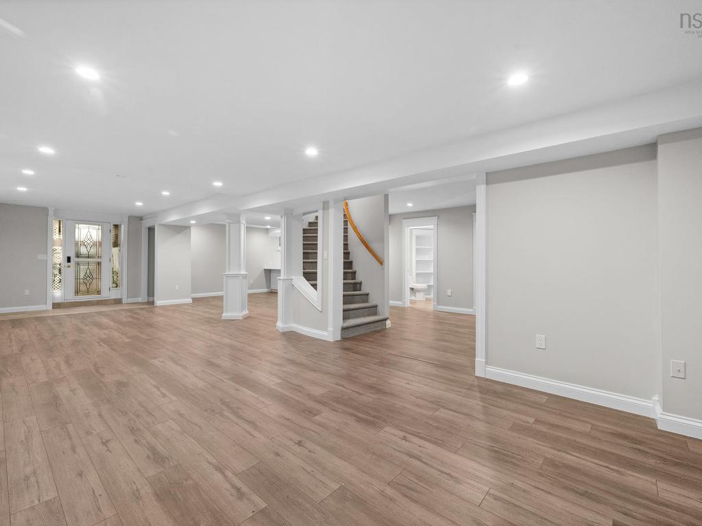 












916 Young Avenue

,
Halifax,




NS
B3H 2W1

