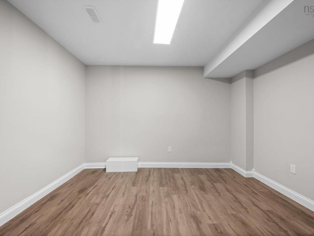 












916 Young Avenue

,
Halifax,




NS
B3H 2W1

