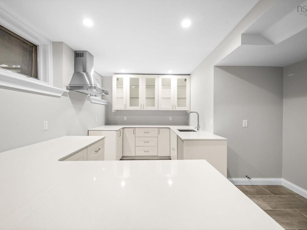 












916 Young Avenue

,
Halifax,




NS
B3H 2W1

