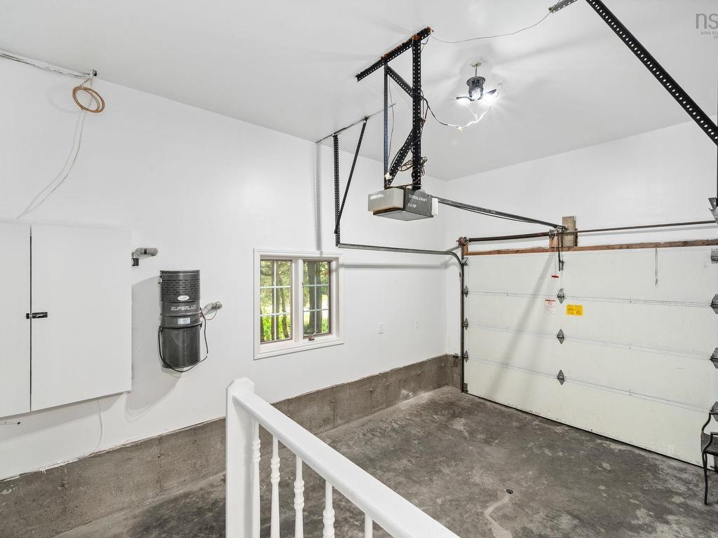 












916 Young Avenue

,
Halifax,




NS
B3H 2W1

