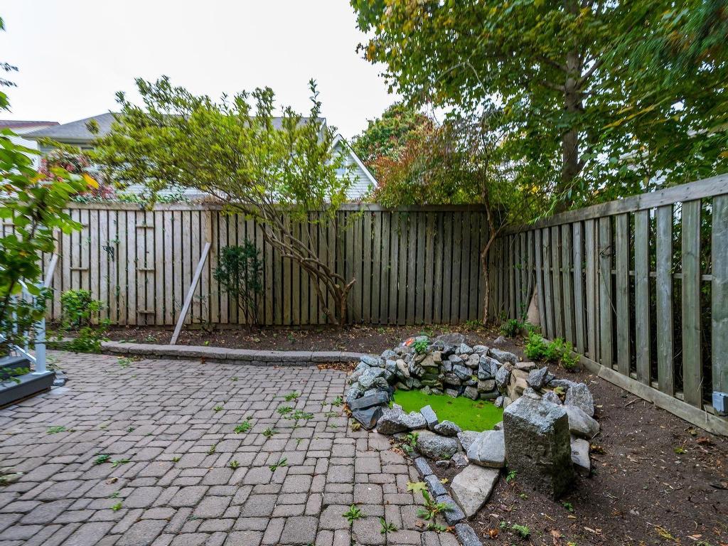 












916 Young Avenue

,
Halifax,




NS
B3H 2W1

