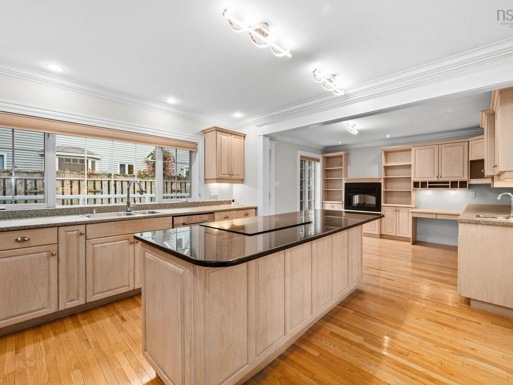 












916 Young Avenue

,
Halifax,




NS
B3H 2W1

