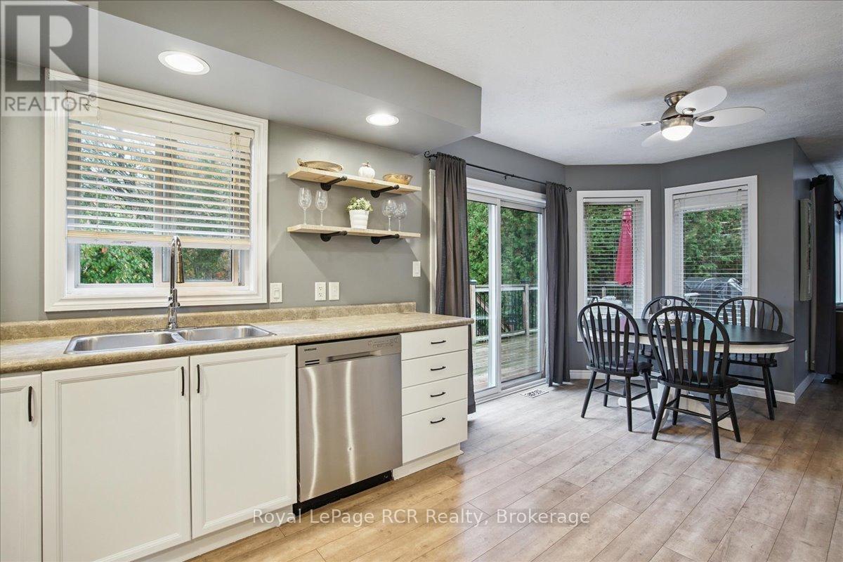 












741 25TH A STREET E

,
Owen Sound,




Ontario
N4K6V1

