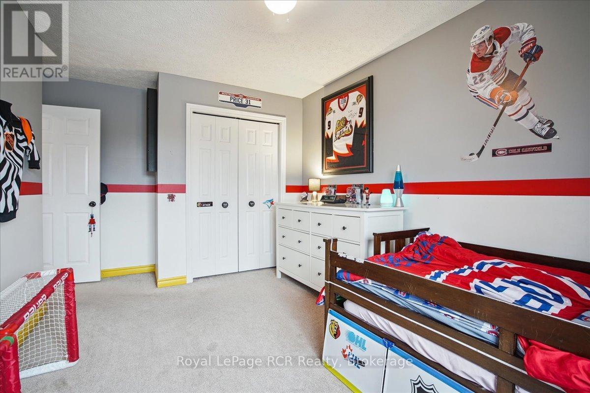 












741 25TH A STREET E

,
Owen Sound,




Ontario
N4K6V1

