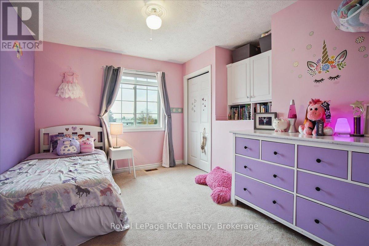 












741 25TH A STREET E

,
Owen Sound,




Ontario
N4K6V1

