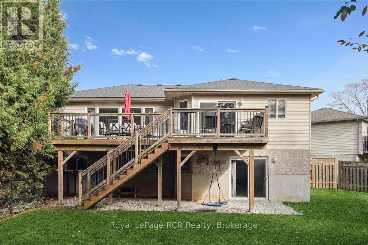 












741 25TH A STREET E

,
Owen Sound,




Ontario
N4K6V1

