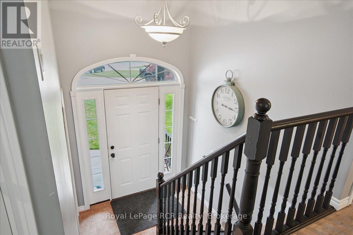 












741 25TH A STREET E

,
Owen Sound,




Ontario
N4K6V1

