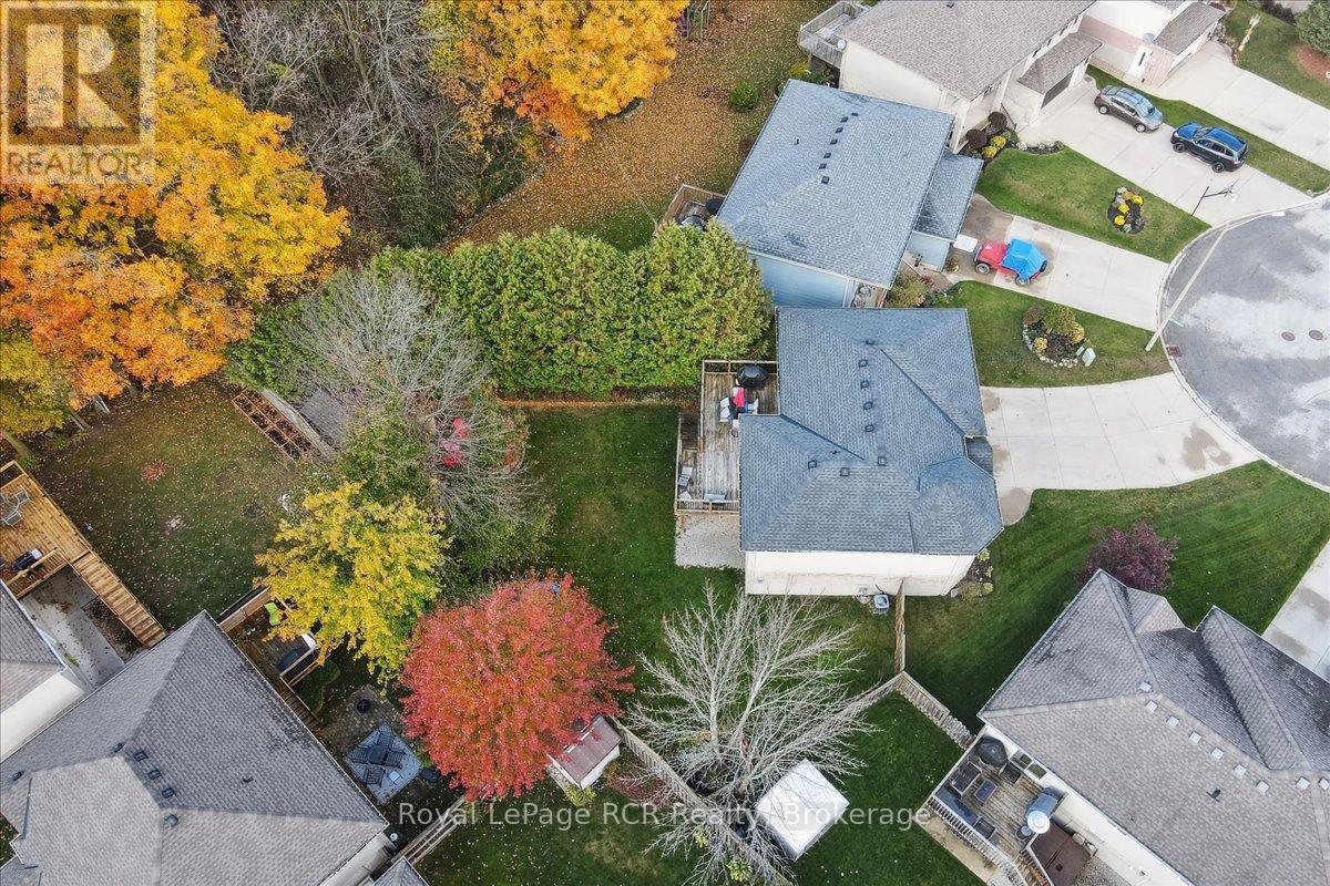 












741 25TH A STREET E

,
Owen Sound,




Ontario
N4K6V1

