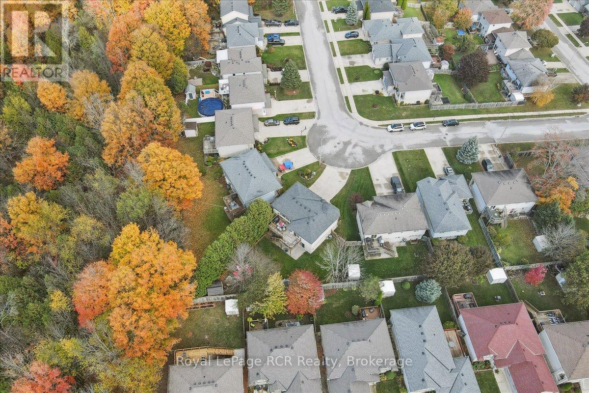 












741 25TH A STREET E

,
Owen Sound,




Ontario
N4K6V1

