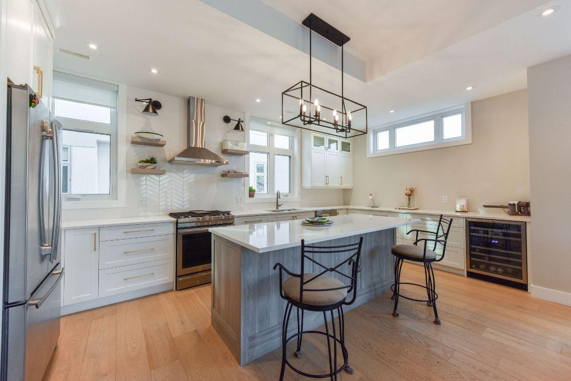 









222


Lee

Avenue, 101,
Penticton,




BC
V2A 0G2

