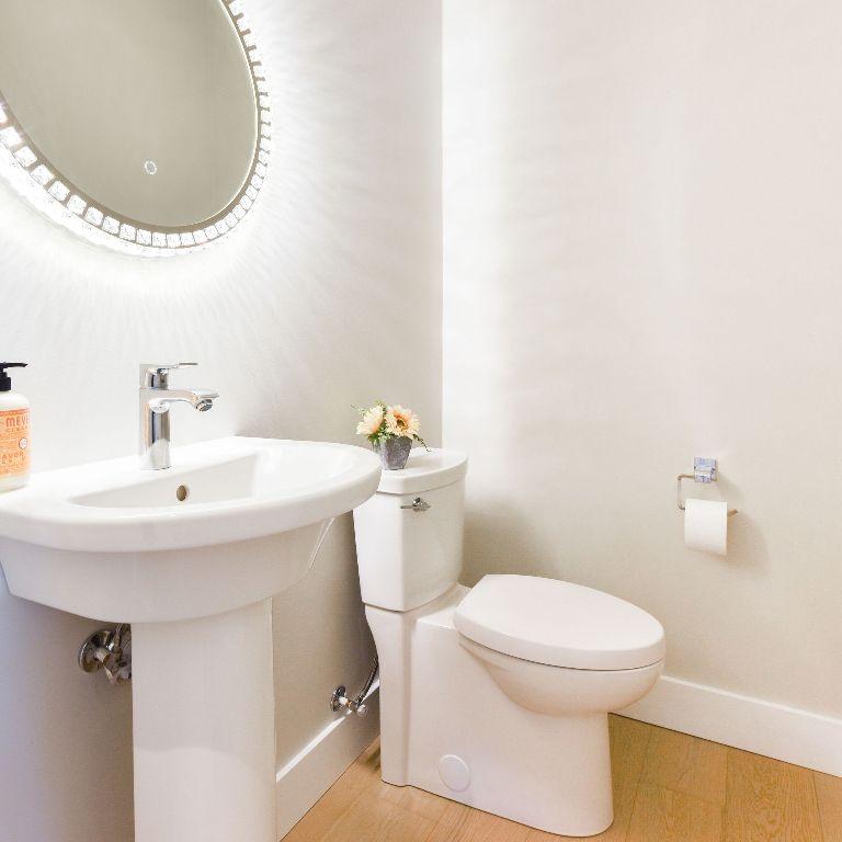 









222


Lee

Avenue, 101,
Penticton,




BC
V2A 0G2

