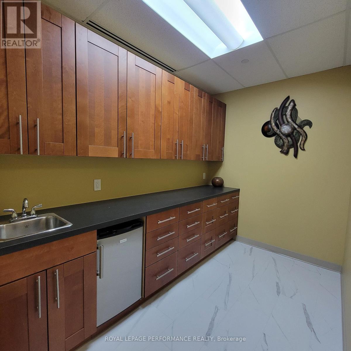 












200C - 4275 INNES ROAD

,
Ottawa,




Ontario
K1C1T1

