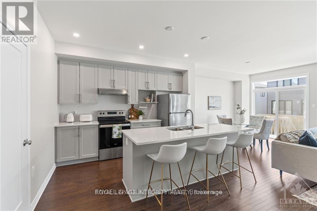 












165 ANGELONIA CRESCENT E

,
Ottawa,




Ontario
K1T0Y5

