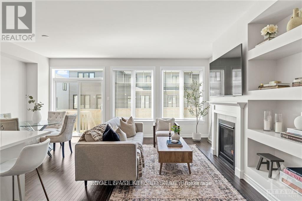 












165 ANGELONIA CRESCENT E

,
Ottawa,




Ontario
K1T0Y5

