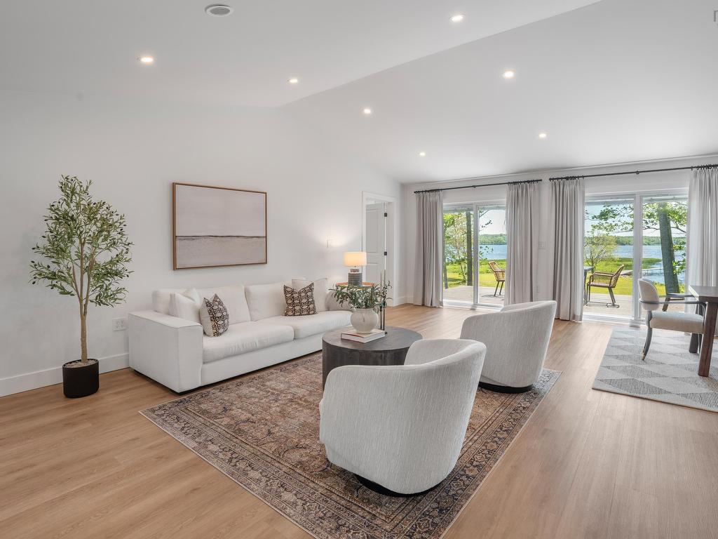 












40 Martins Point Road

,
Enfield,




NS
B2T 1H9

