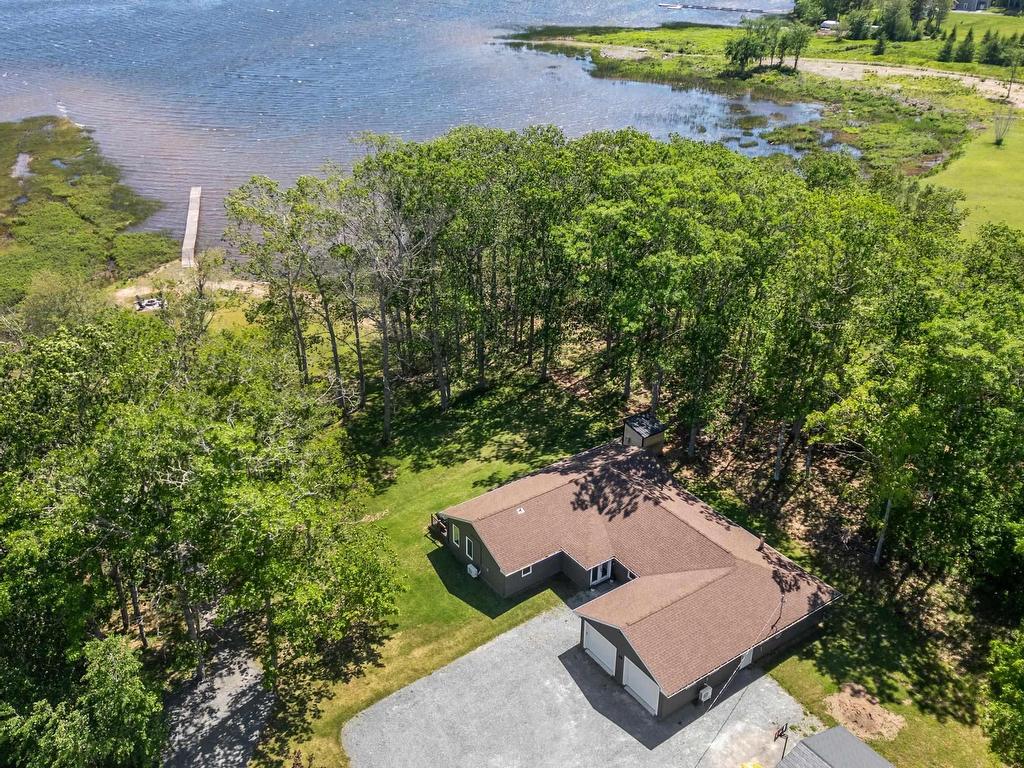 












40 Martins Point Road

,
Enfield,




NS
B2T 1H9

