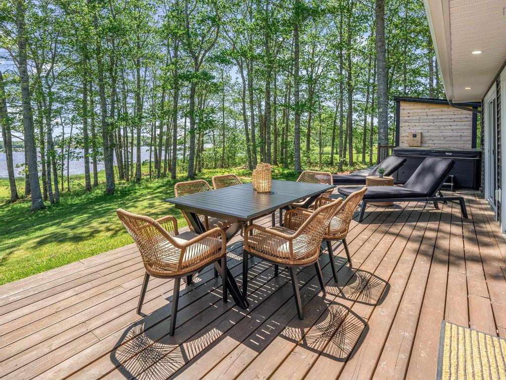 












40 Martins Point Road

,
Enfield,




NS
B2T 1H9

