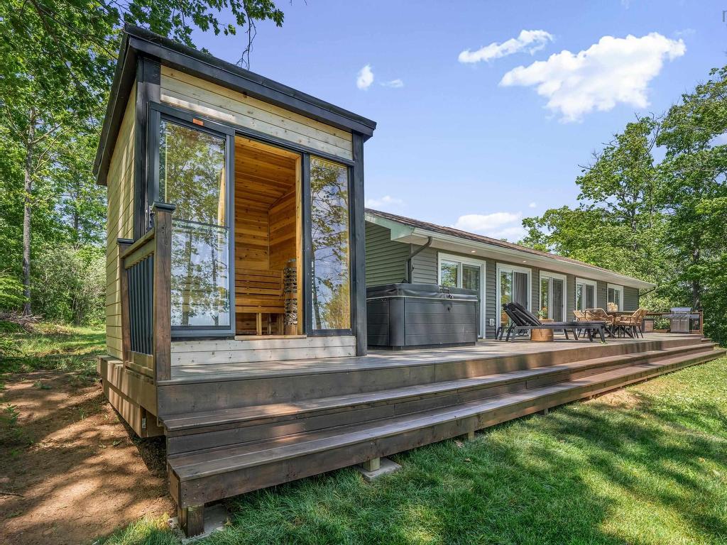 












40 Martins Point Road

,
Enfield,




NS
B2T 1H9

