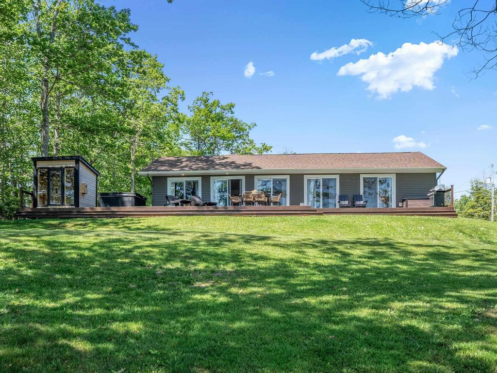 












40 Martins Point Road

,
Enfield,




NS
B2T 1H9

