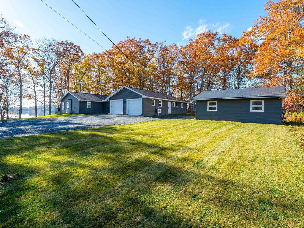 












40 Martins Point Road

,
Enfield,




NS
B2T 1H9

