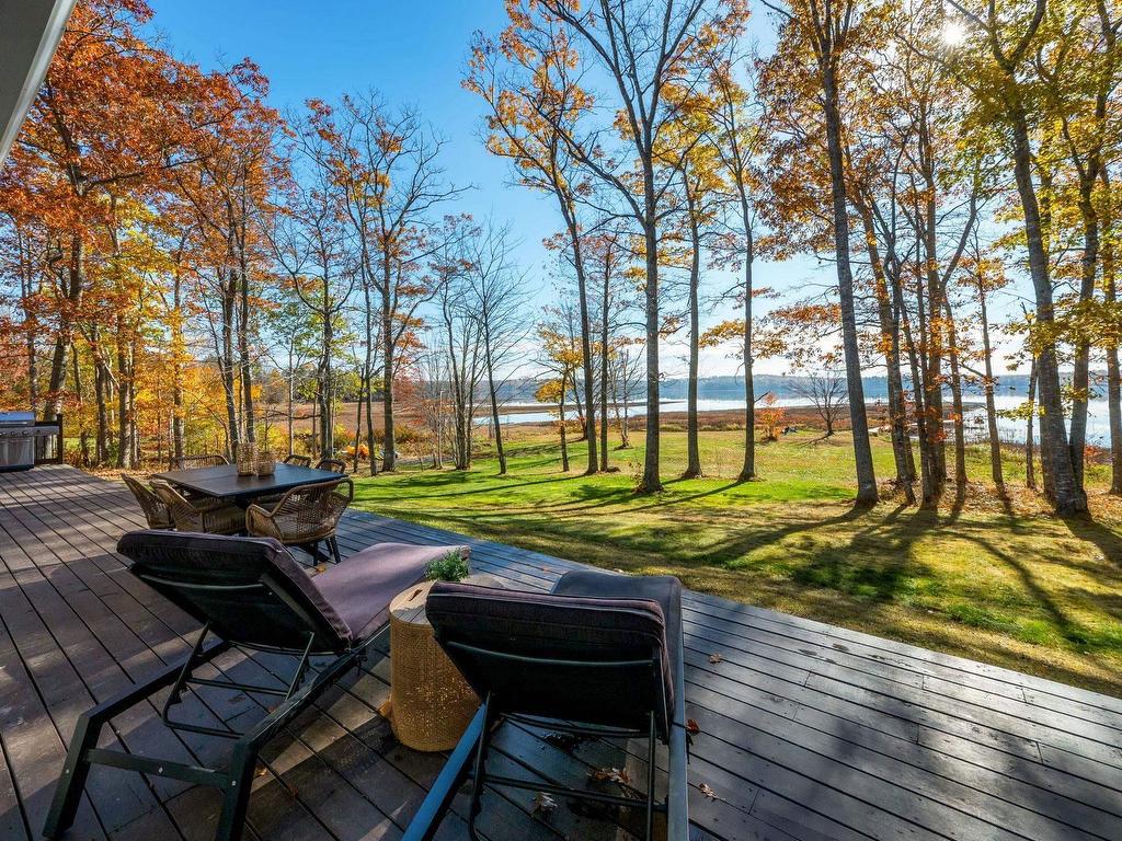 












40 Martins Point Road

,
Enfield,




NS
B2T 1H9

