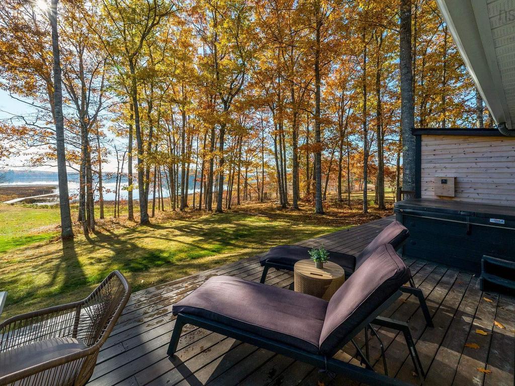 












40 Martins Point Road

,
Enfield,




NS
B2T 1H9

