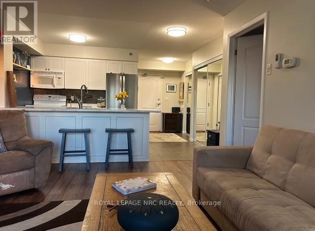 












1417 - 330 PRINCE CHARLES DRIVE S

,
Welland (Broadway),




Ontario
L3C7B3

