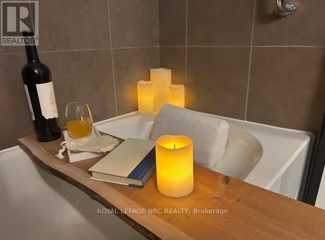 












1417 - 330 PRINCE CHARLES DRIVE S

,
Welland (Broadway),




Ontario
L3C7B3

