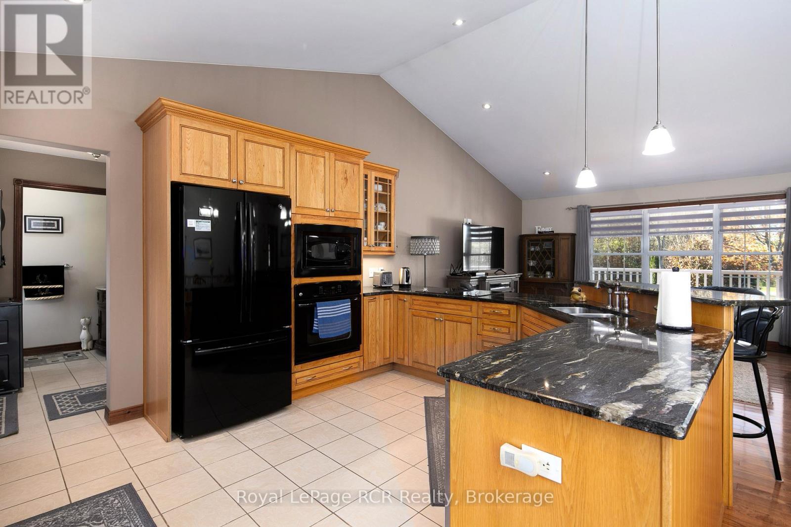 












395443 2 CONCESSION

,
Chatsworth,




Ontario
N0H2V0

